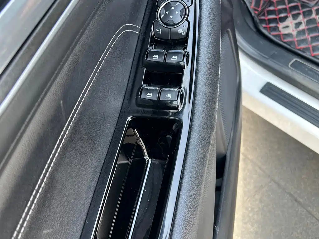 Ford Edge — фото 5