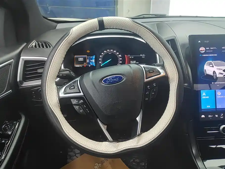 Ford Edge — фото 15