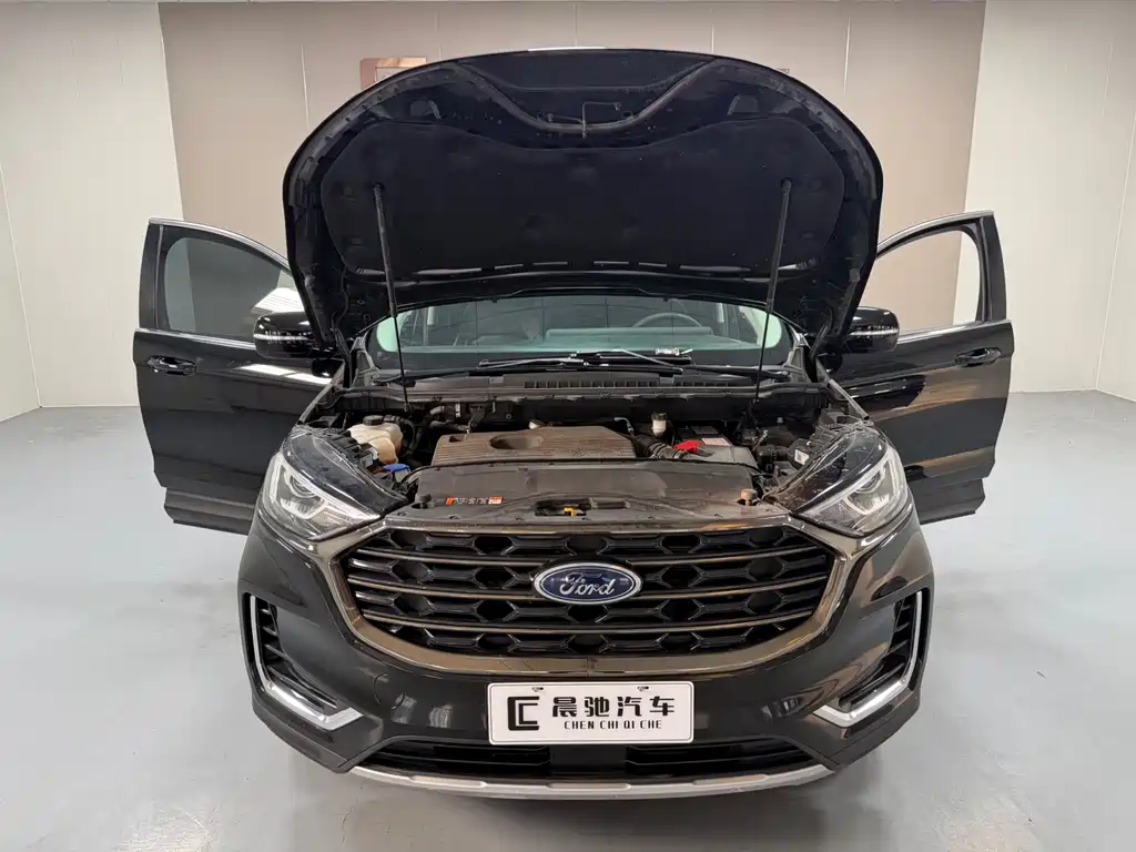 Ford Edge — фото 15
