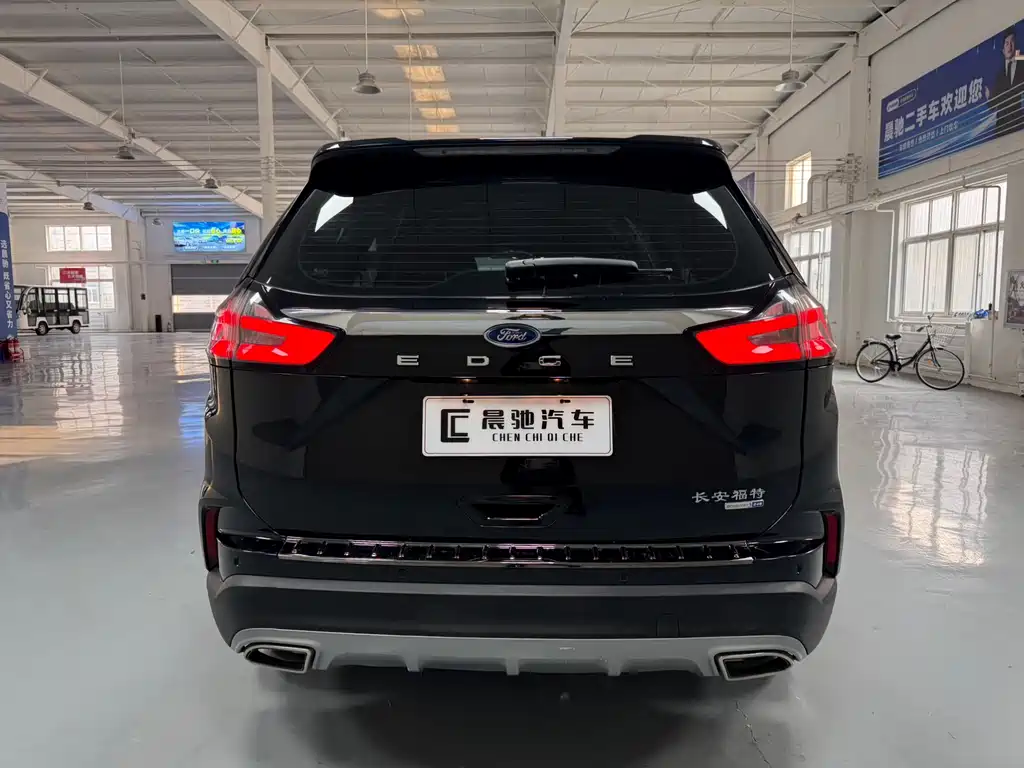 Ford Edge — фото 5