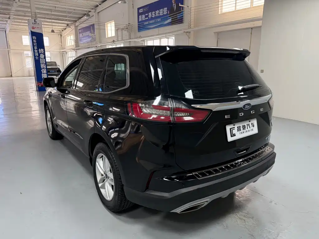 Ford Edge — фото 6