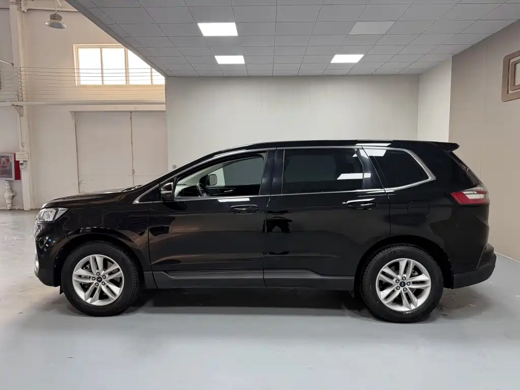 Ford Edge — фото 7