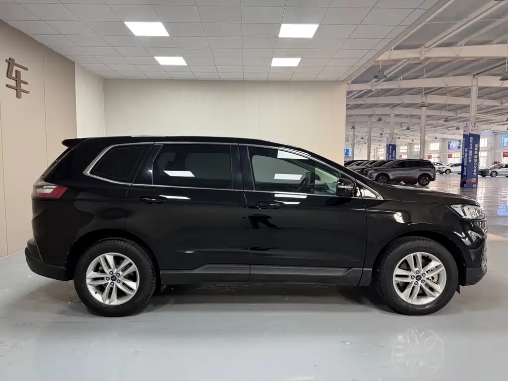 Ford Edge — фото 8