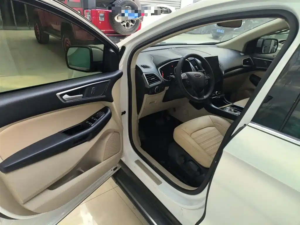 Ford Edge — фото 16