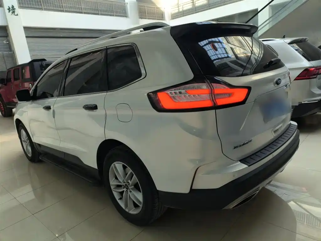 Ford Edge — фото 5