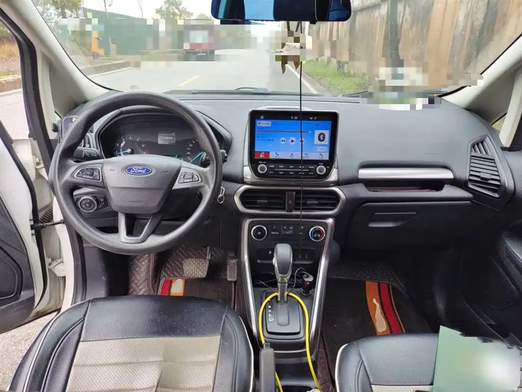 Ford Ecosport — фото 13