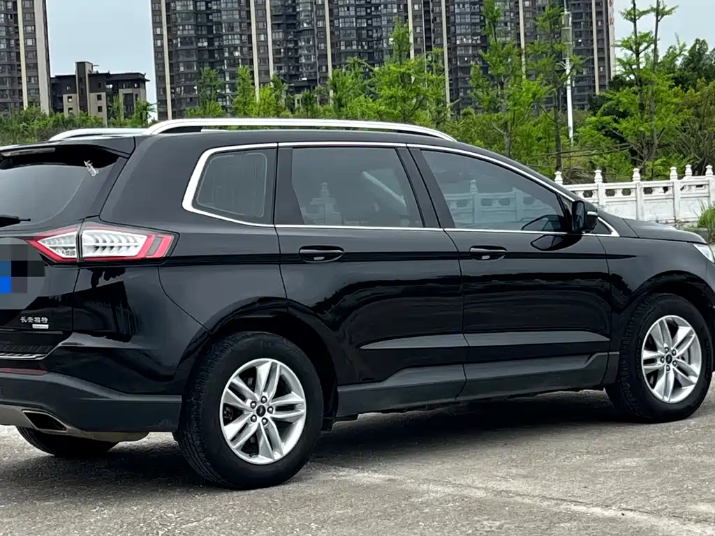 Ford Edge — фото 4