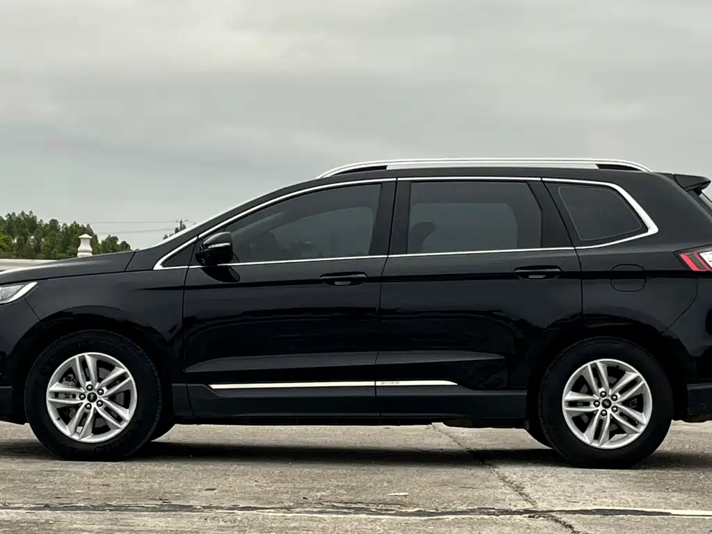 Ford Edge — фото 5