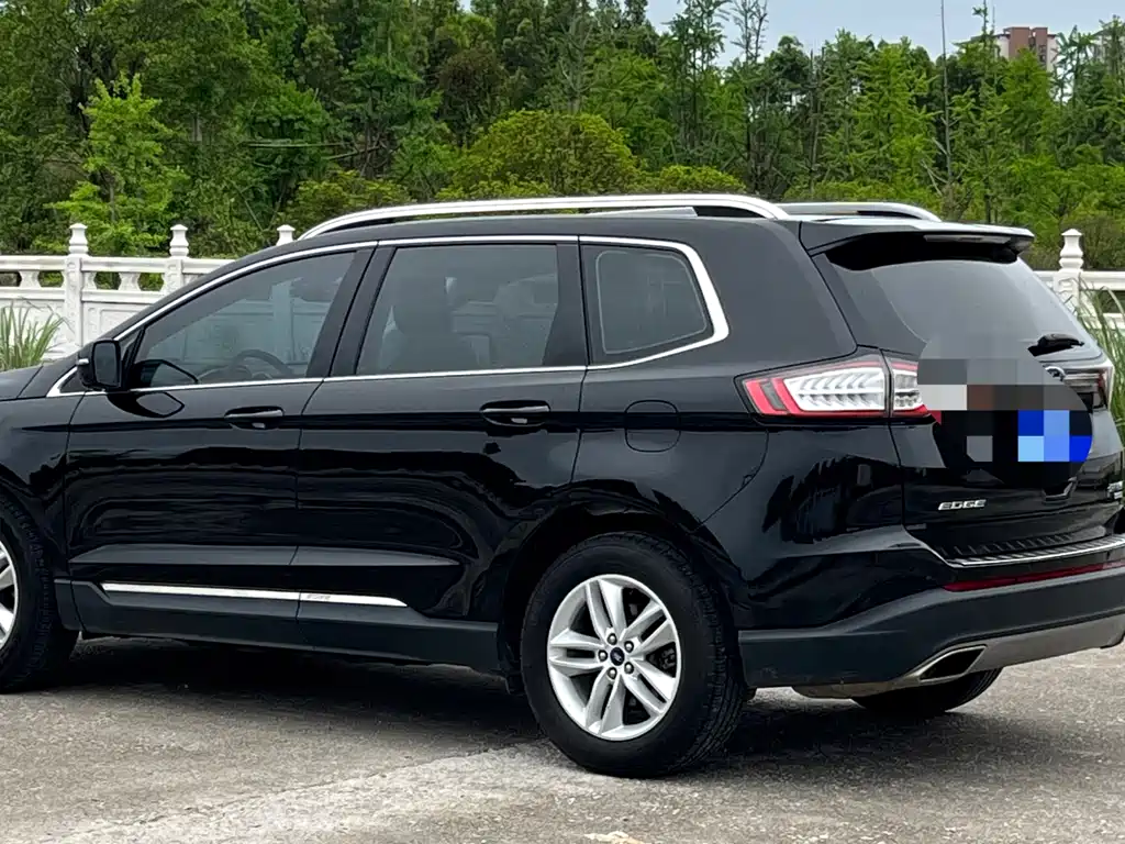 Ford Edge — фото 6
