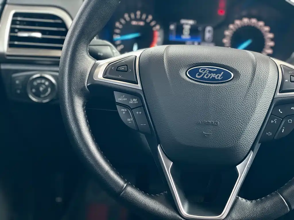 Ford Mondeo — фото 18