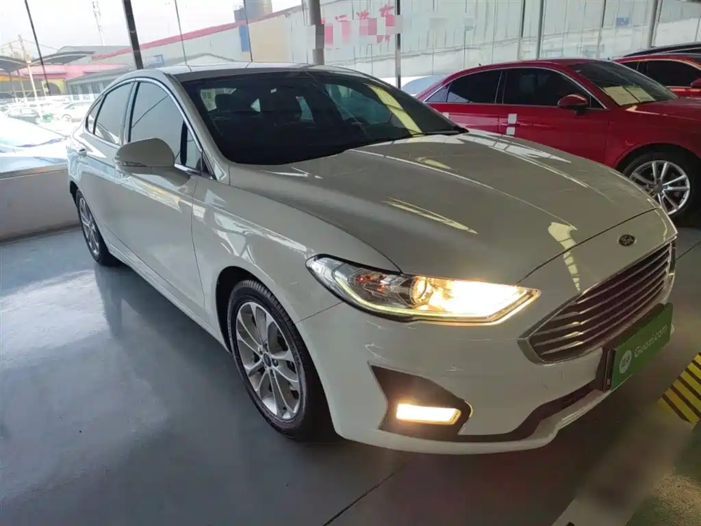 Ford Mondeo — фото 20
