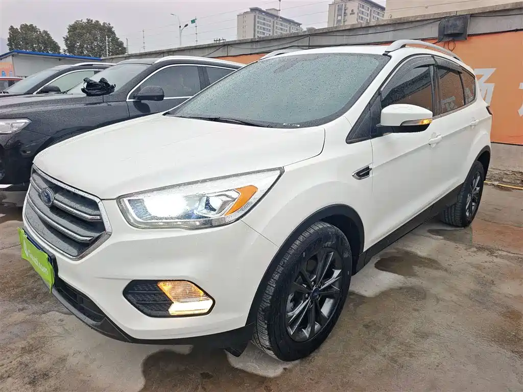 Ford Kuga — фото 2