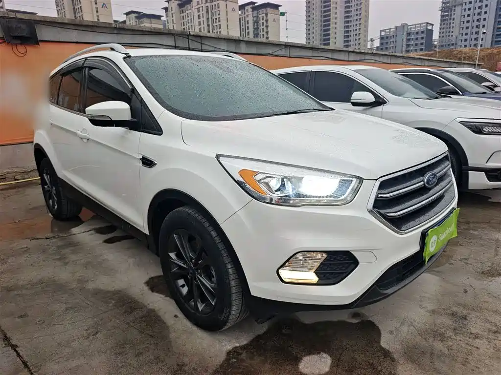 Ford Kuga — фото 4
