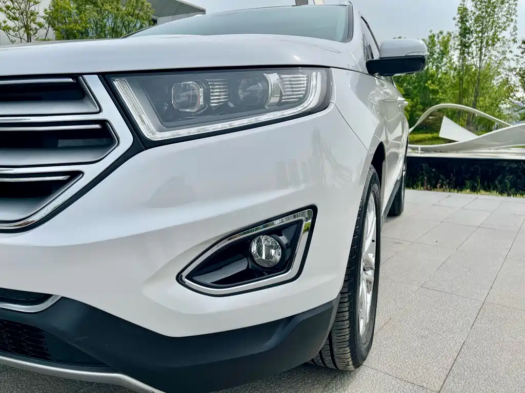 Ford Edge — фото 4