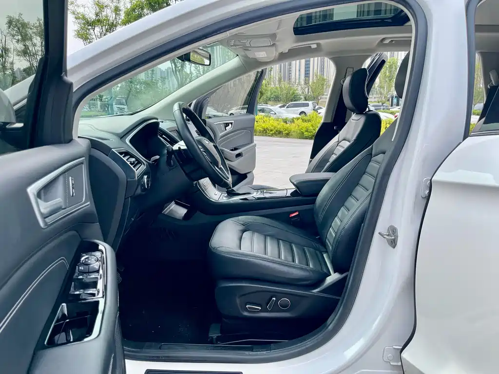 Ford Edge — фото 10
