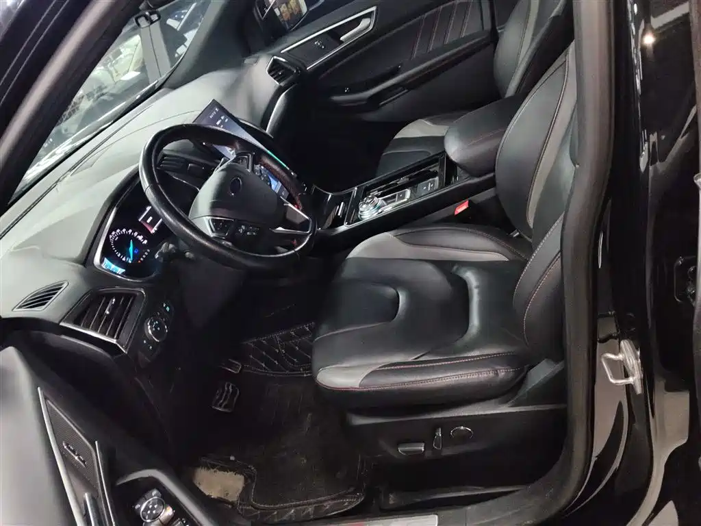Ford Edge — фото 15
