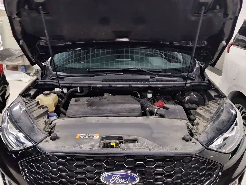 Ford Edge — фото 20