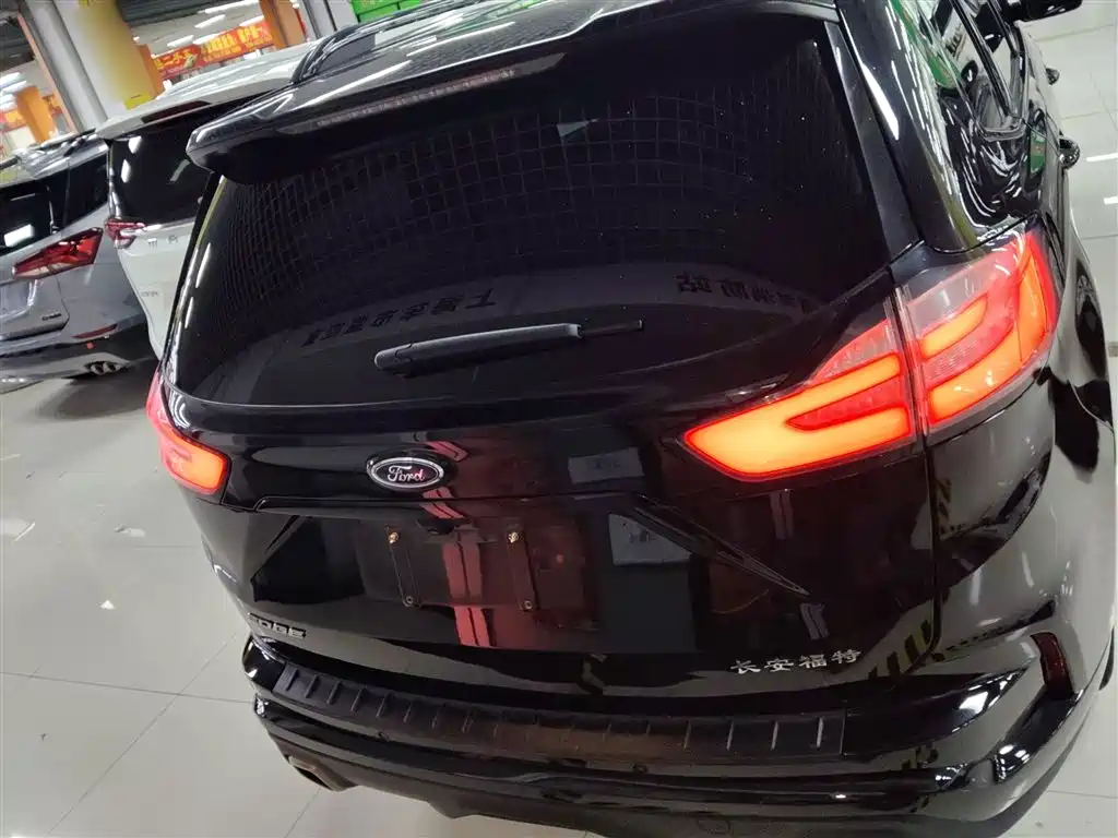Ford Edge — фото 6