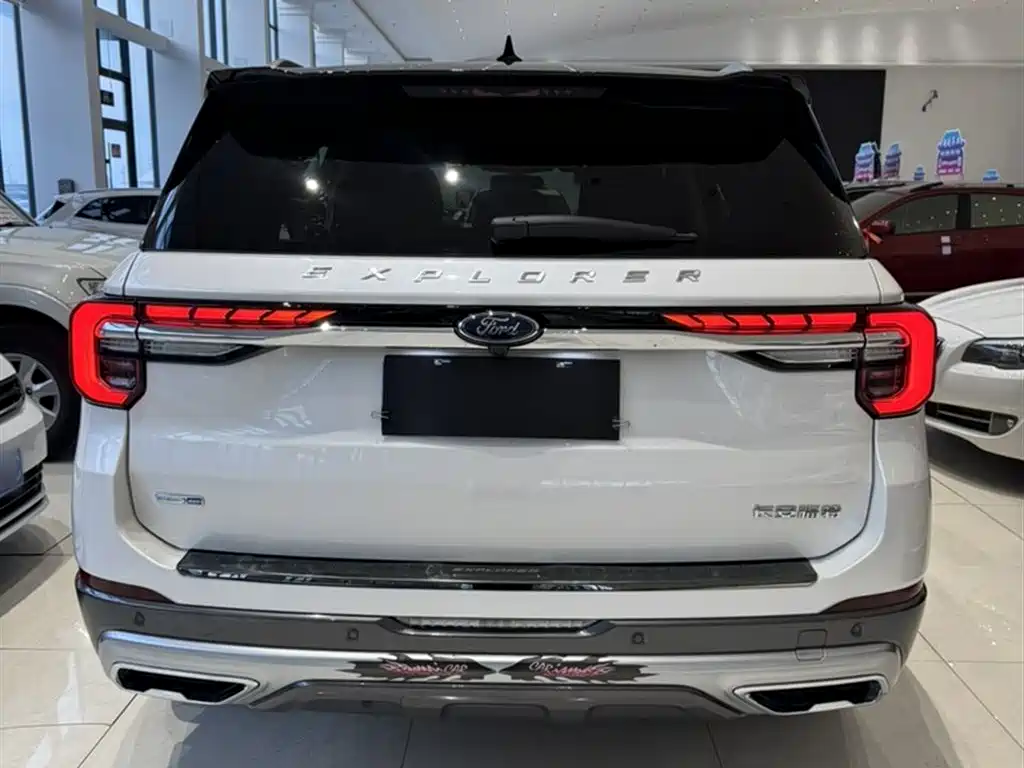 Ford Explorer — фото 10