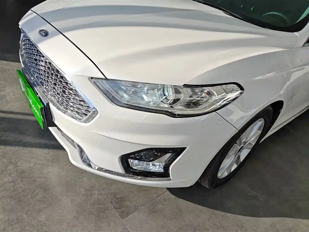 Ford Mondeo — фото 18