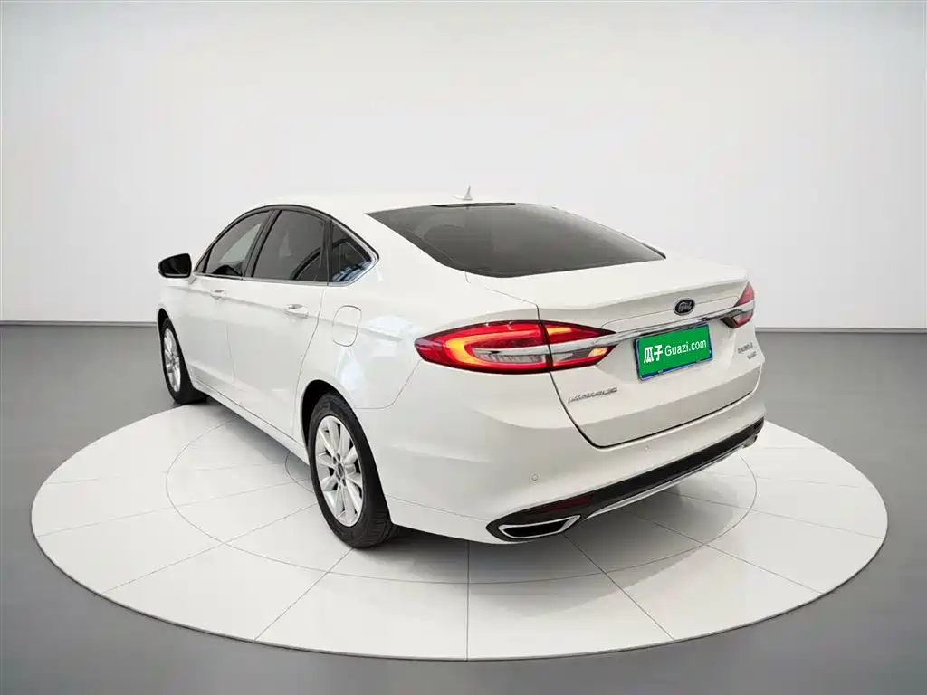 Ford Mondeo — фото 23