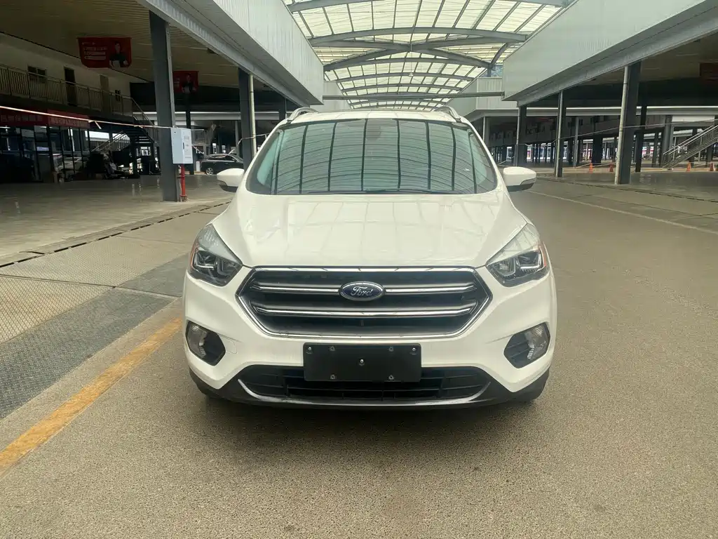 Ford Kuga — фото 2