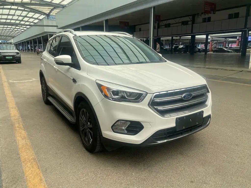 Ford Kuga — фото 3