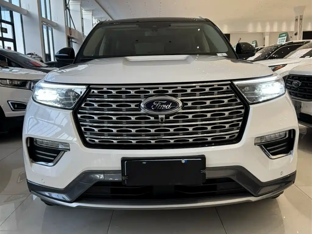 Ford Explorer — фото 9