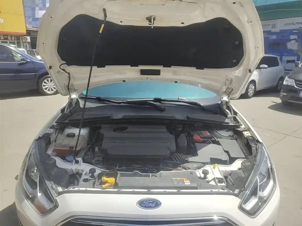 Ford Escort — фото 20