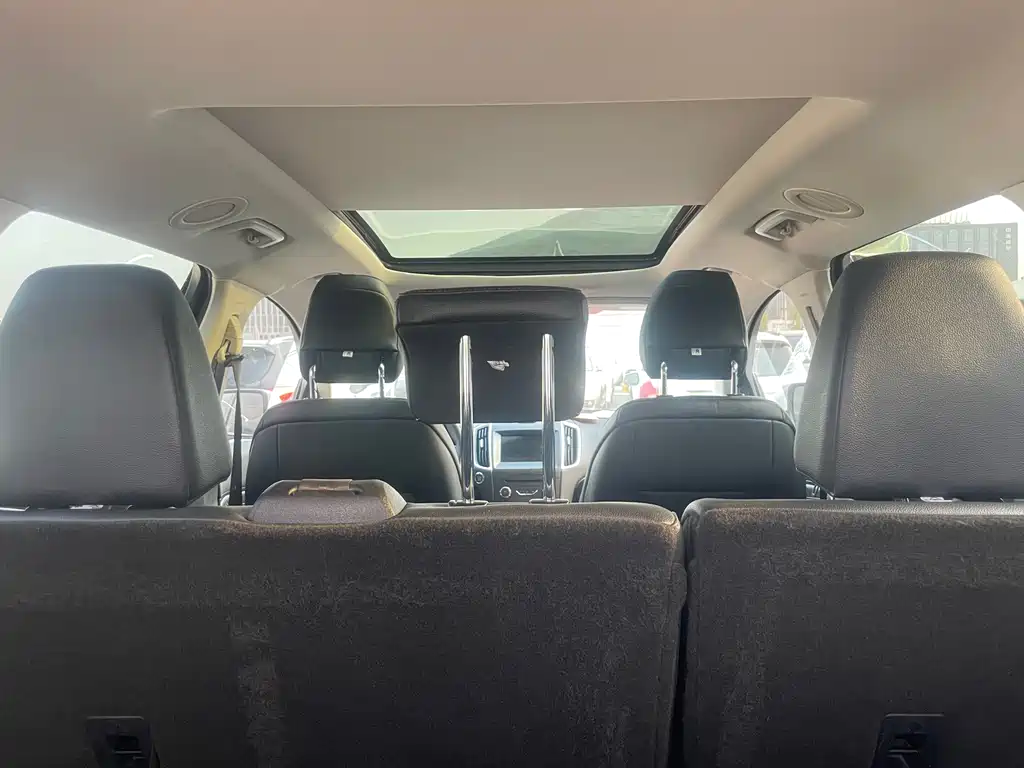 Ford Edge — фото 11
