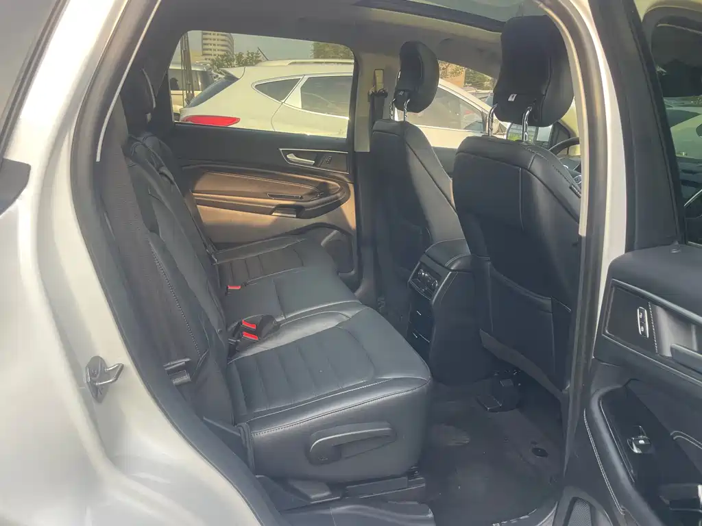 Ford Edge — фото 13