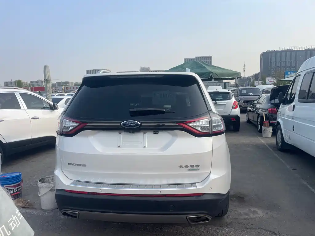 Ford Edge — фото 5