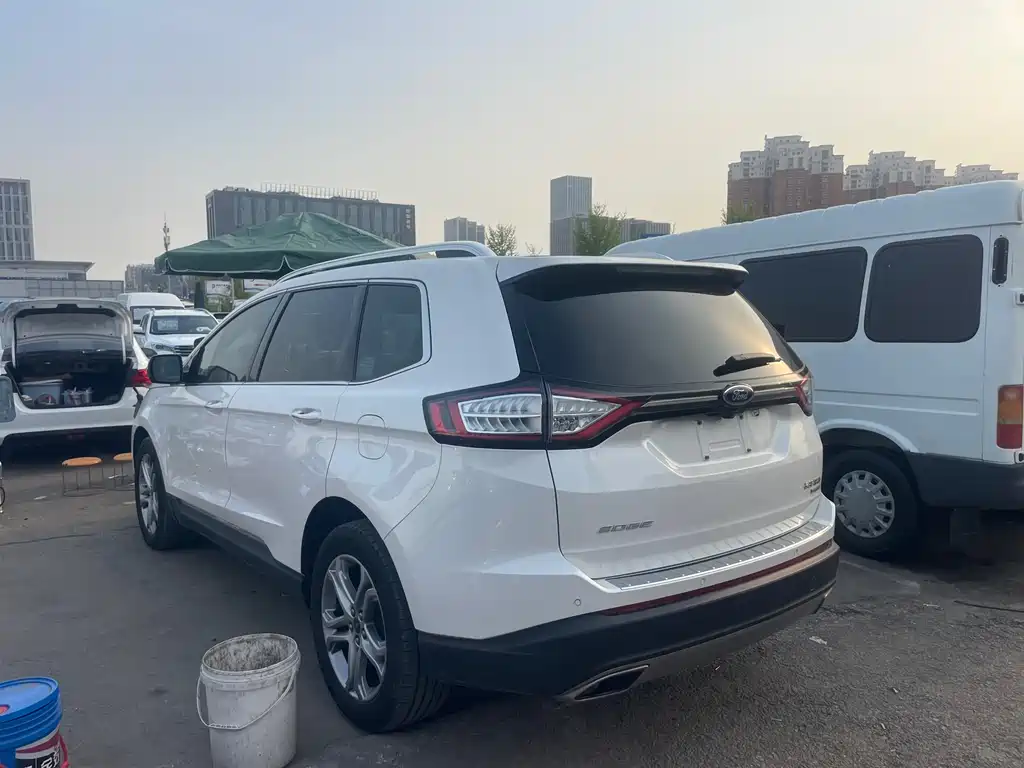 Ford Edge — фото 6