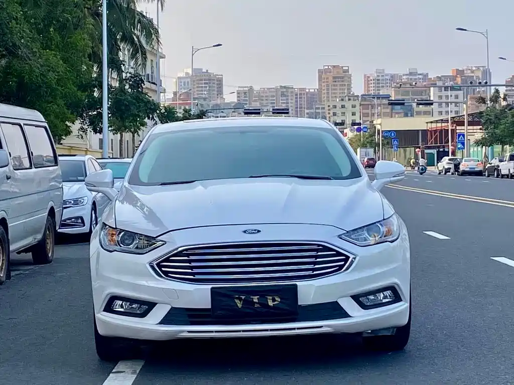 Ford Mondeo — фото 11
