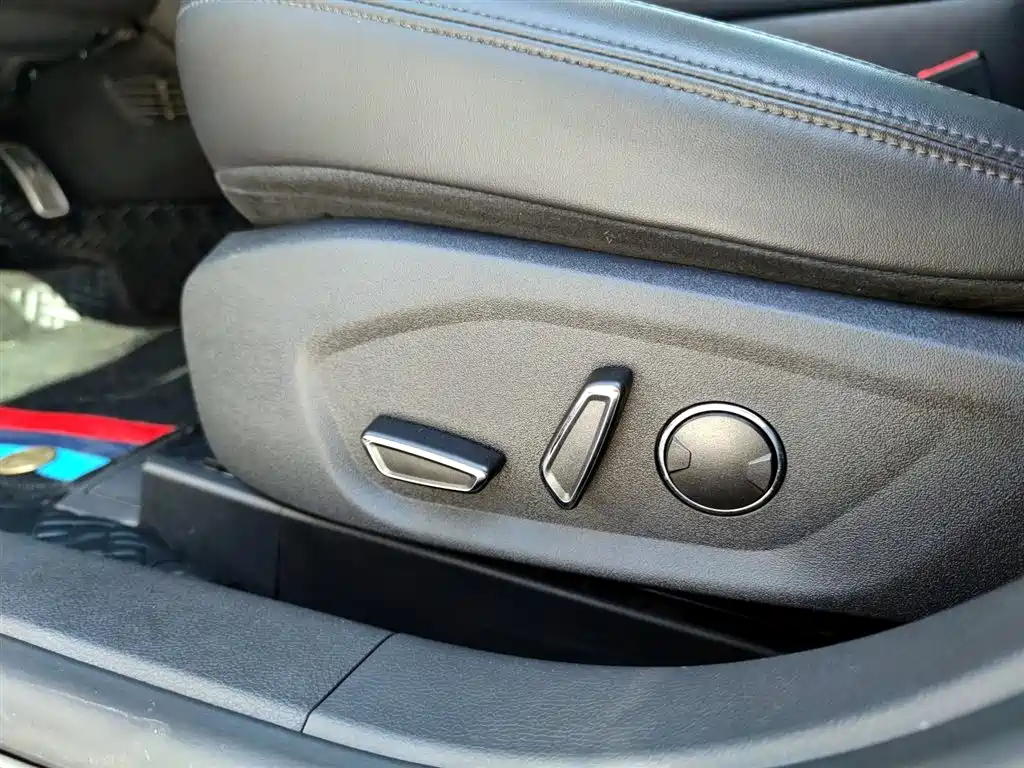 Ford Taurus — фото 16