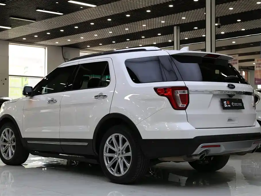 Ford Explorer (Import) — фото 23