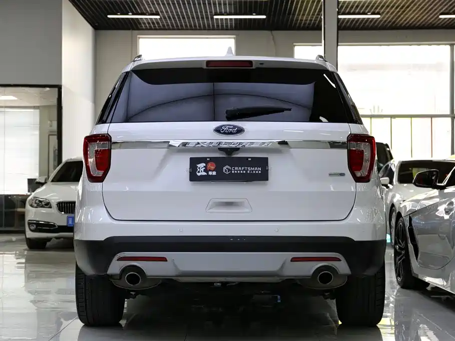 Ford Explorer (Import) — фото 24