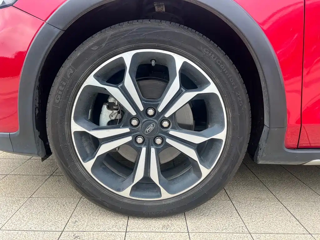 Ford Focus Active — фото 11