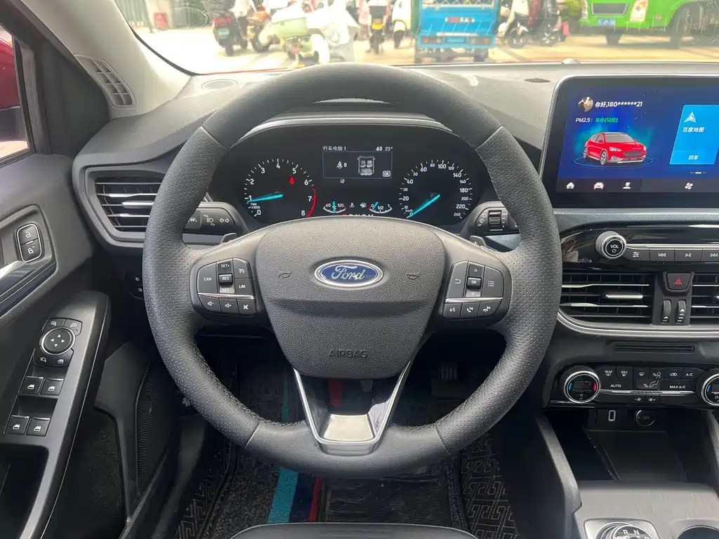 Ford Focus Active — фото 7