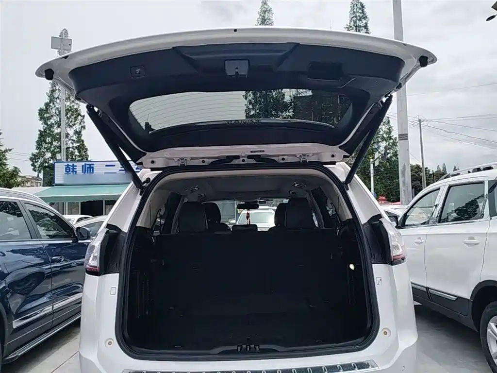 Ford Edge — фото 19
