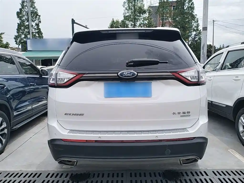 Ford Edge — фото 6