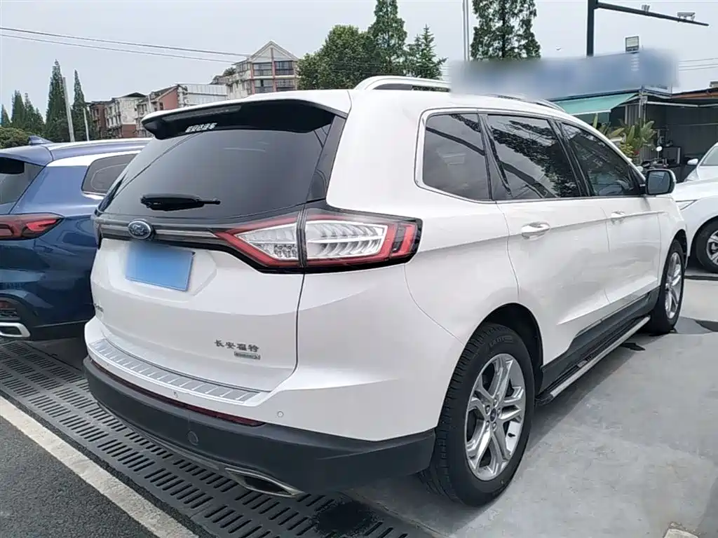 Ford Edge — фото 7