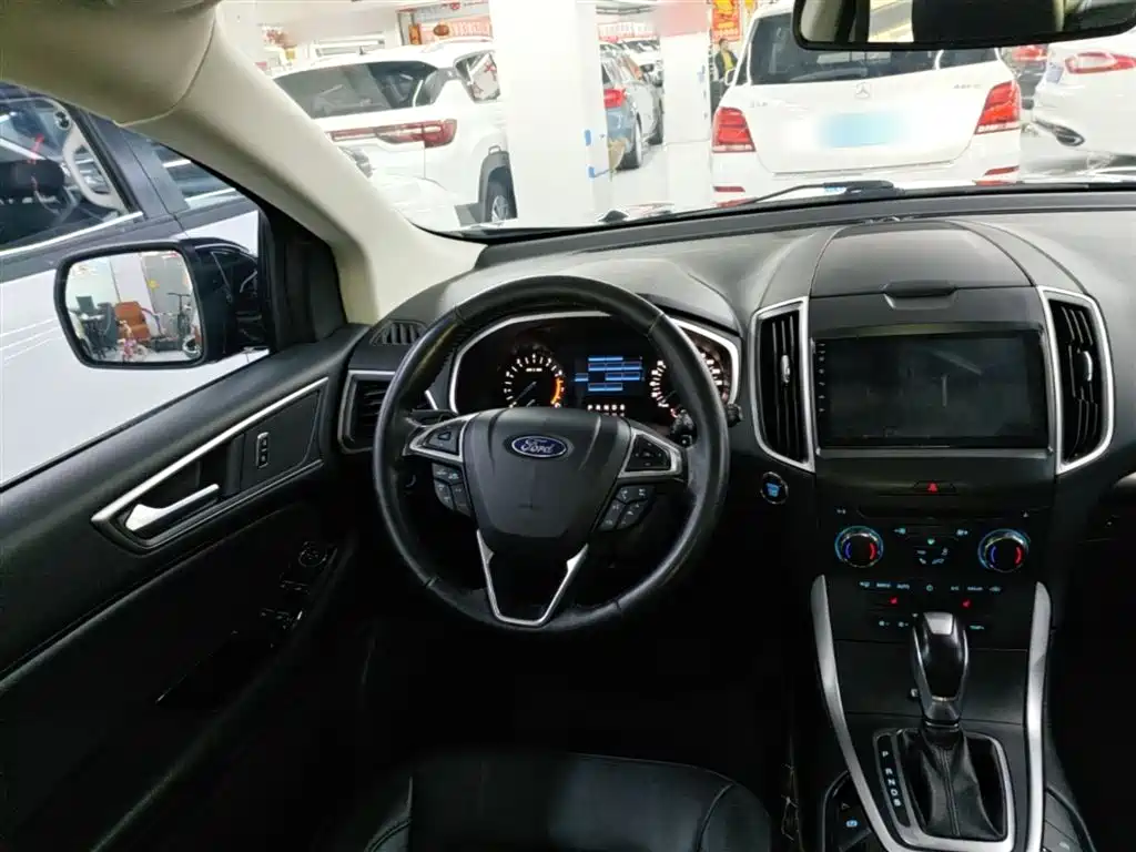 Ford Edge — фото 11
