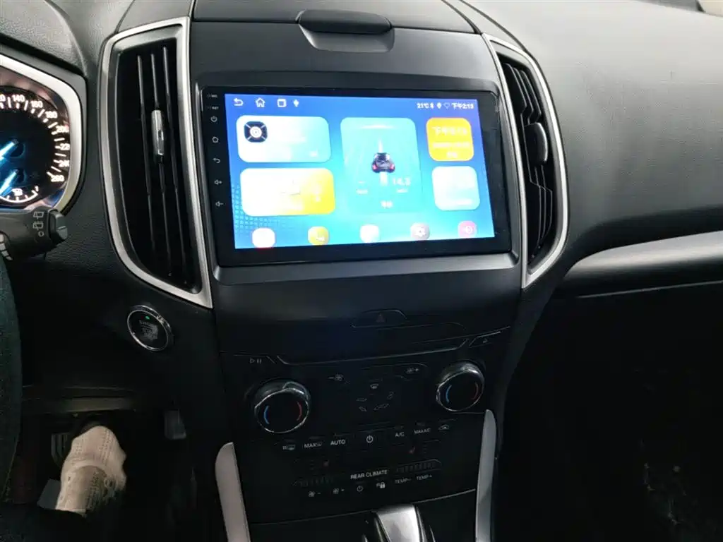 Ford Edge — фото 13