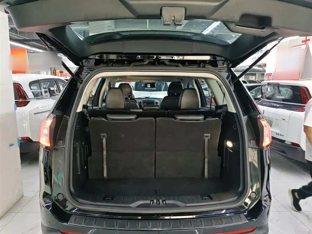 Ford Edge — фото 19