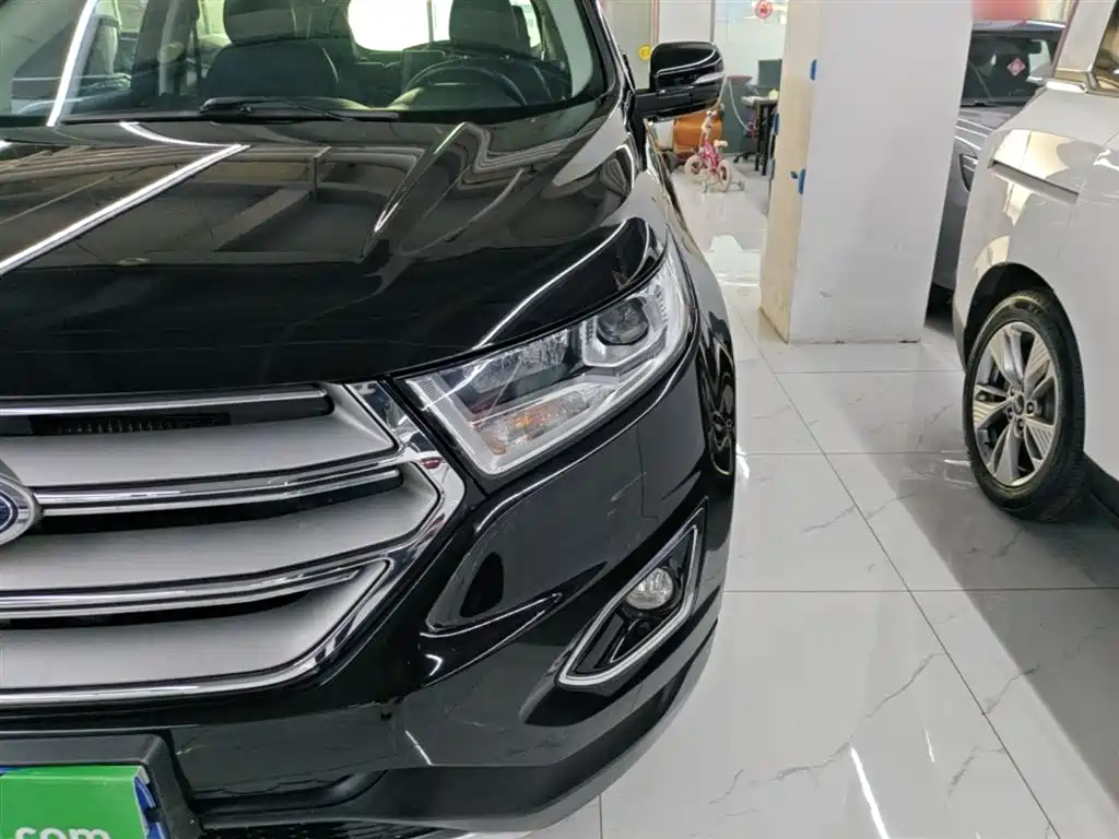 Ford Edge — фото 24