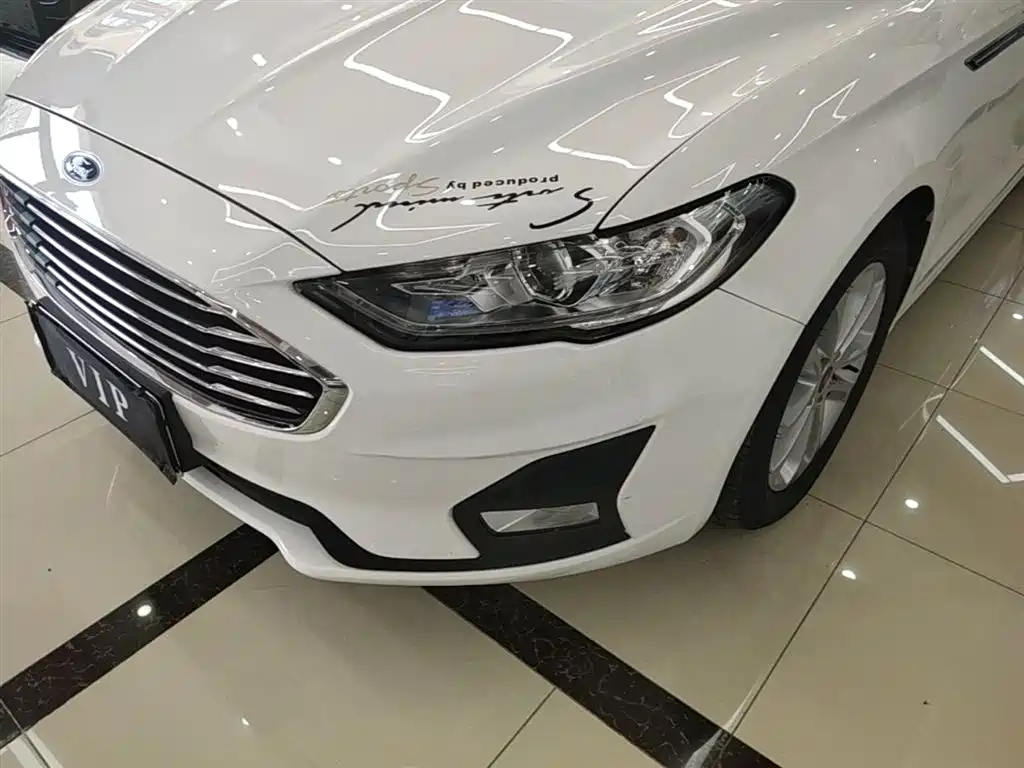 Ford Mondeo — фото 24