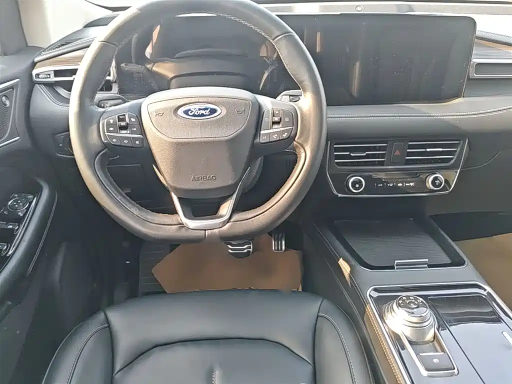 Ford Edge — фото 11
