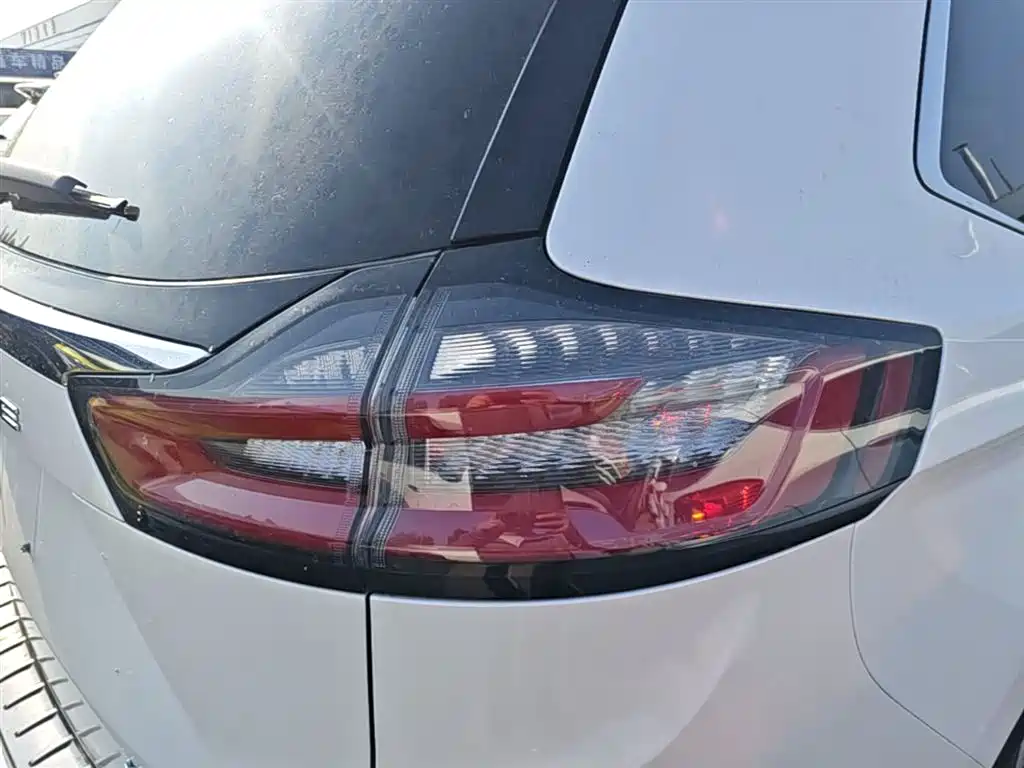 Ford Edge — фото 8