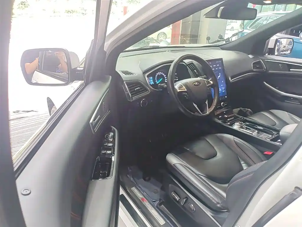 Ford Edge — фото 16